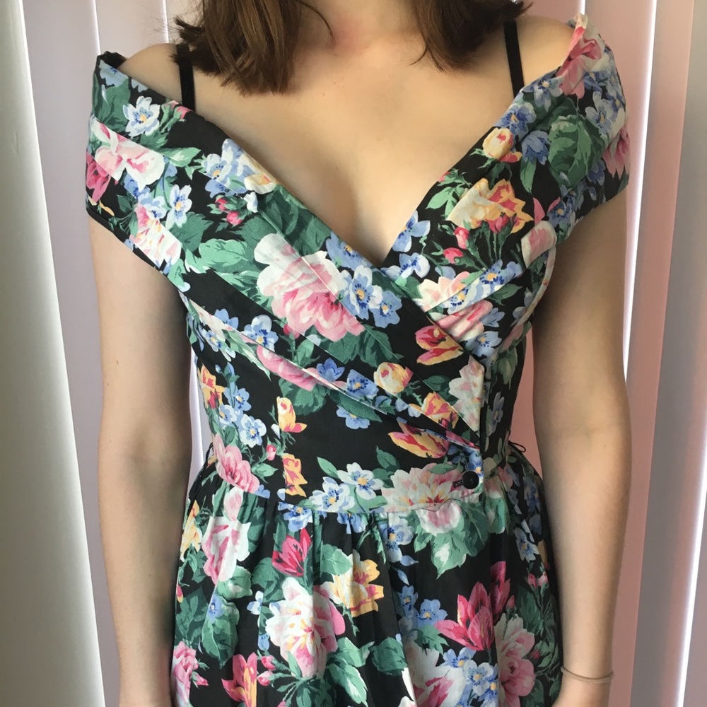Vintage floral ribbed dress!
